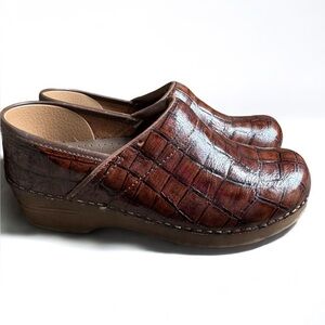 Women's Sanita Professional Stapled Danish Clogs Shoes Brown Alligator 39EU